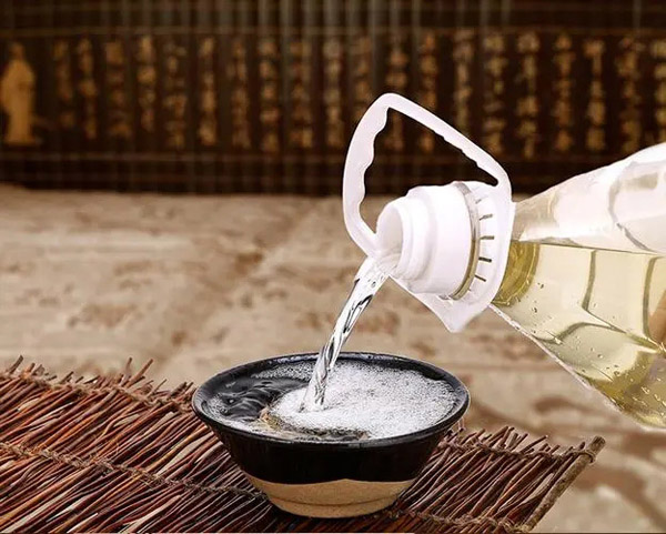 如何區(qū)別“純糧酒”和“勾兌酒”？教你3招辨別